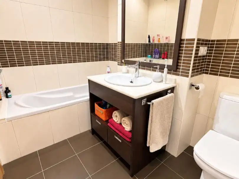 Baño de Piso en venta en Torrent con Aire acondicionado y Balcón