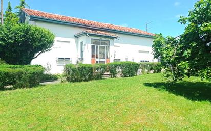 Vista exterior de Casa o xalet en venda en Reocín amb Jardí privat i Traster
