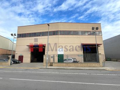 Vista exterior de Nau industrial de lloguer en Montcada i Reixac