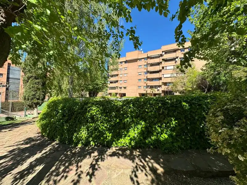 Außenansicht von Wohnung zum Verkauf in Toledo mit Klimaanlage, Heizung und Privatgarten