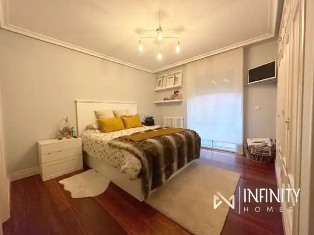 Schlafzimmer von Wohnung zur Miete in Bilbao  mit Heizung und Abstellraum