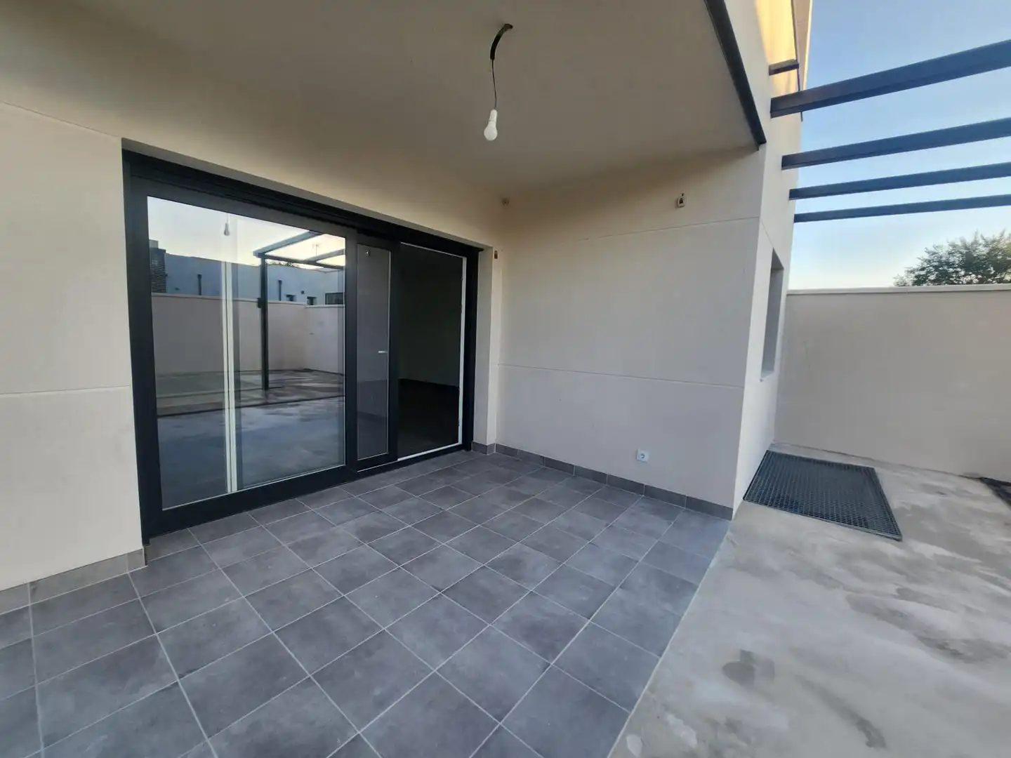 Terrassa de Casa adosada en venda en Villalbilla amb Calefacció, Jardí privat i Terrassa