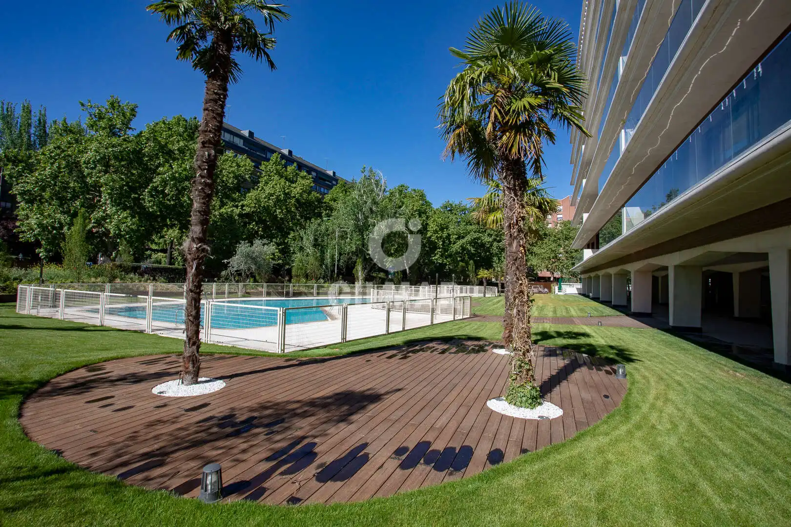 Piscina de Piso en venta en Madrid con Calefacción, Jardín privado y Piscina