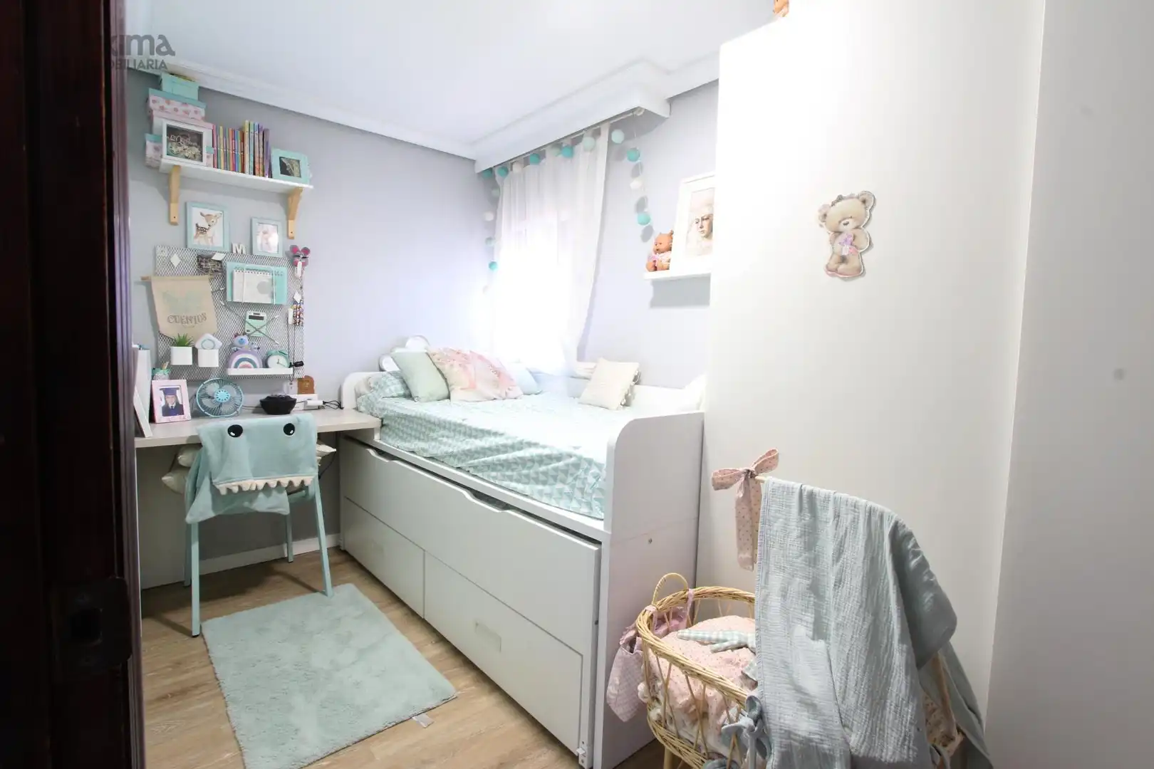 Bedroom of Flat for sale in Sevilla  with Air Conditioner and Balcony