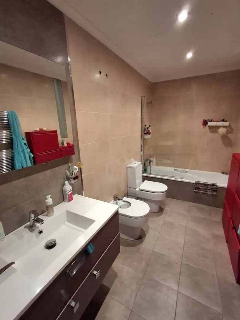 Baño de Piso en venta en Vinaròs con Calefacción, Balcón y Alarma