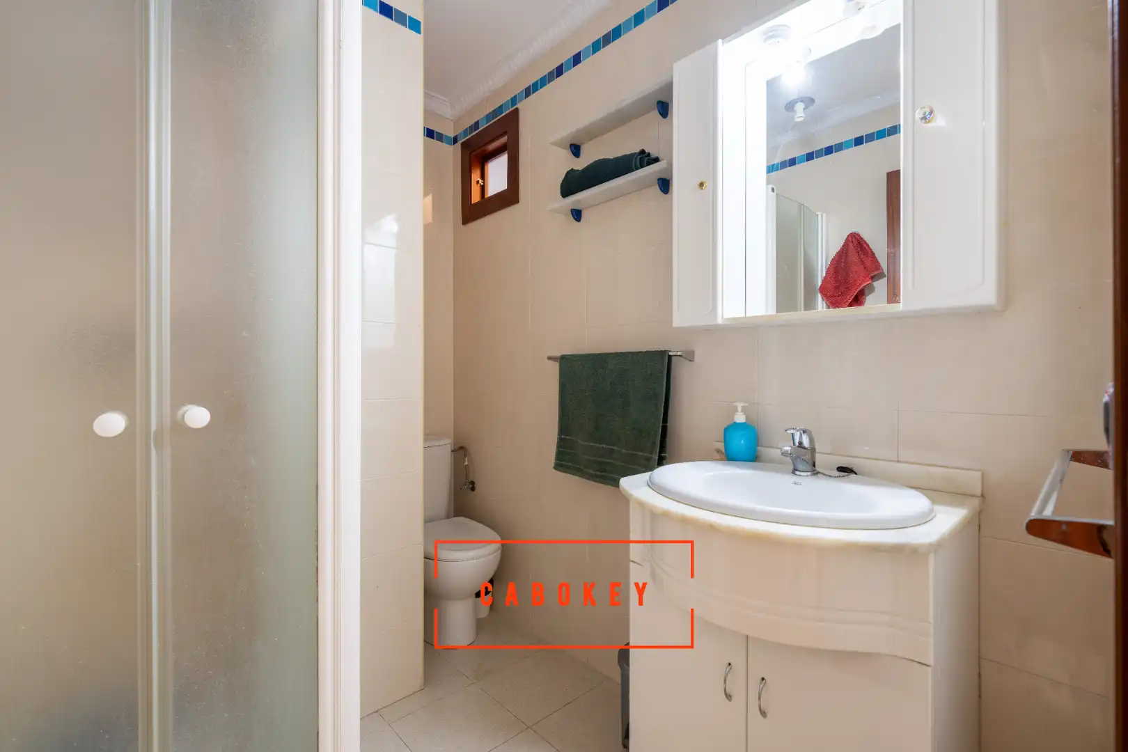 Baño de Piso en venta en Almería con Aire acondicionado, Calefacción y Amueblado