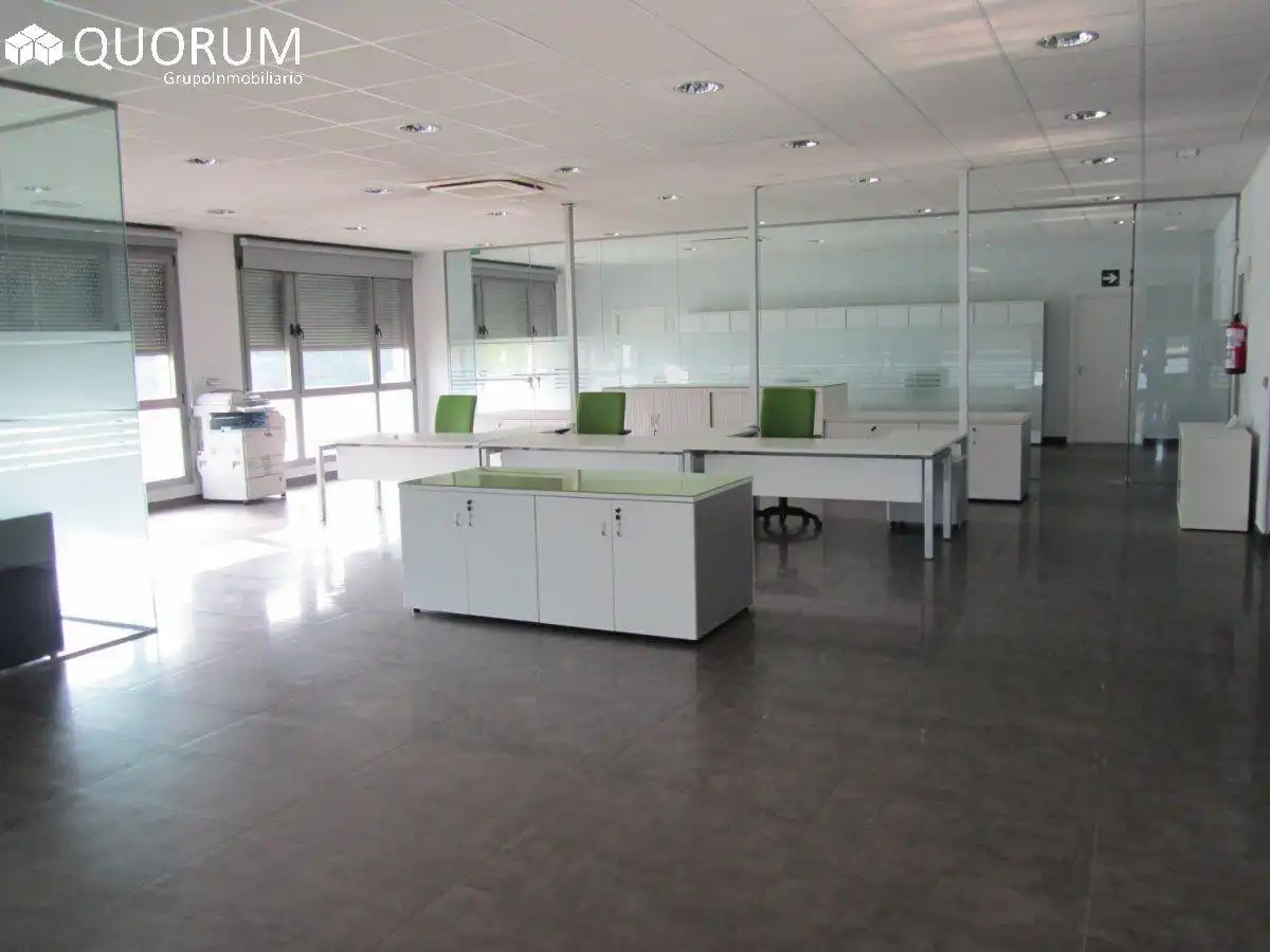 Fabrikhallen zur Miete in Berriz