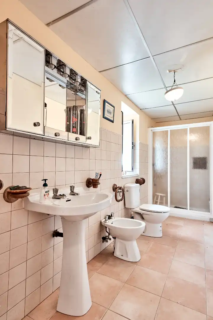 Bathroom of Country homes for sale in Guitiriz  with Heating, Private garden and Oven