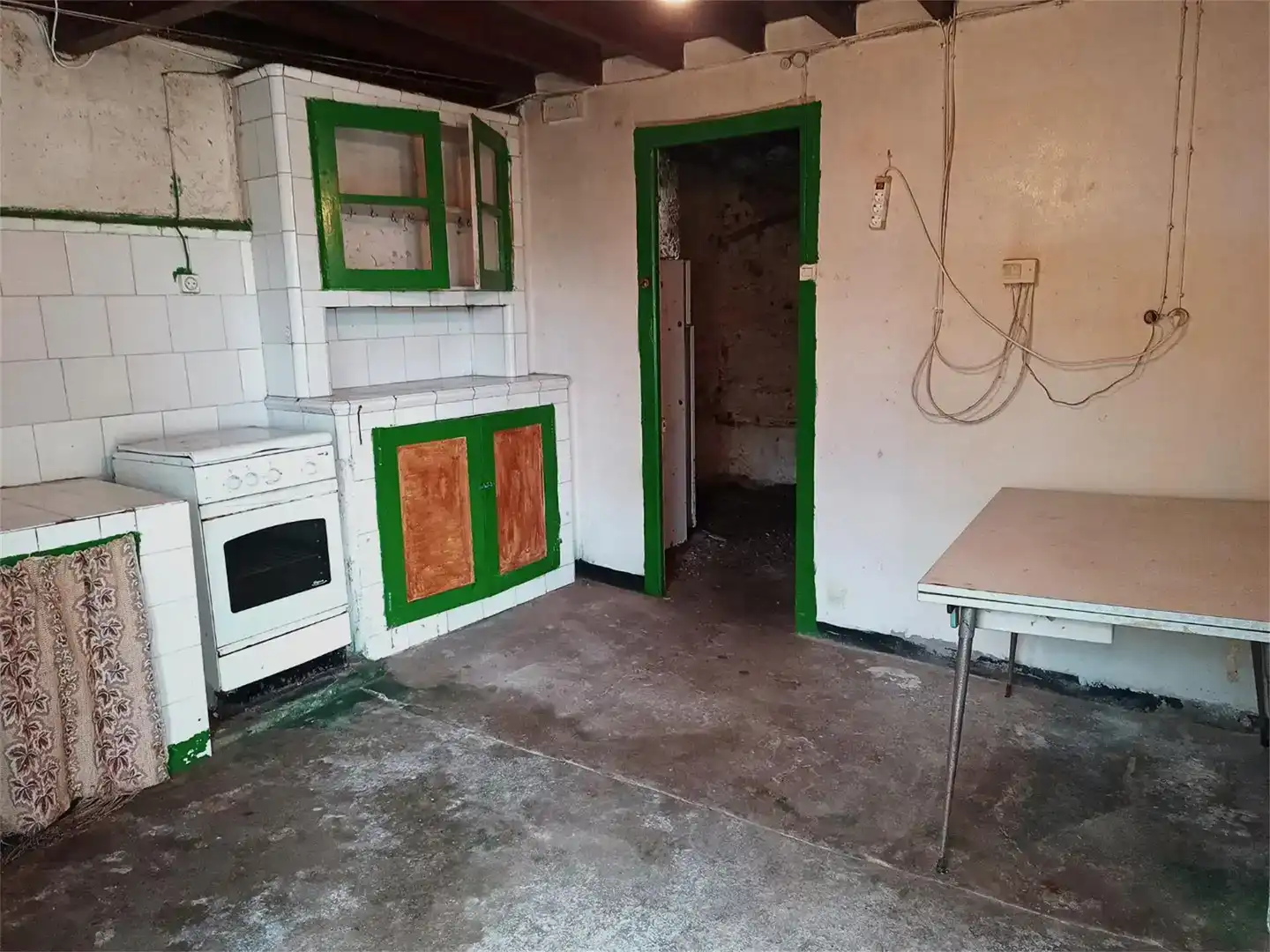 Cuina de Casa adosada en venda en Ortigueira amb Jardí privat, Traster i Balcó