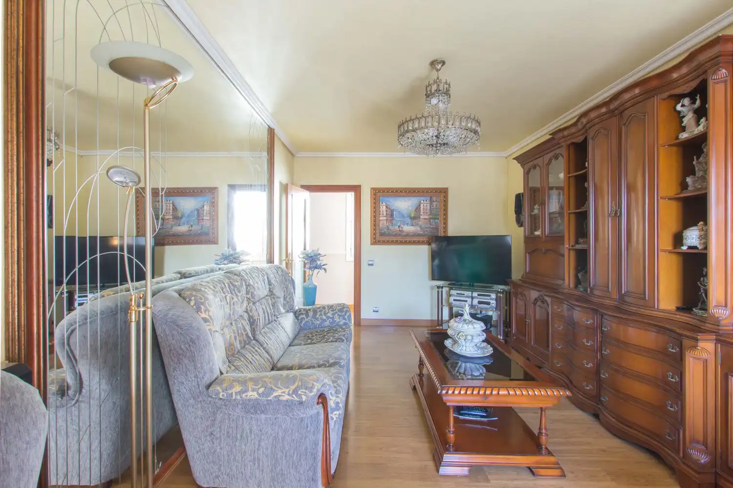 Sala de estar de Piso en venta en  Pamplona / Iruña con Calefacción, Trastero y Amueblado
