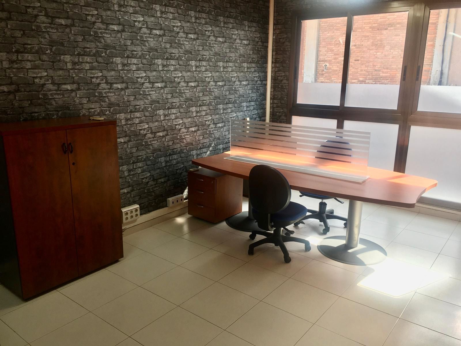 Office to rent in Terrassa  with Air Conditioner, Heating and Storage room