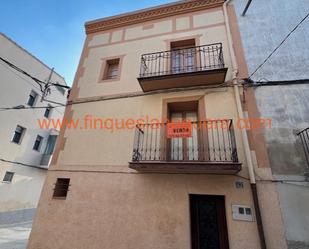 Vista exterior de Casa o xalet en venda en Menàrguens amb Balcó