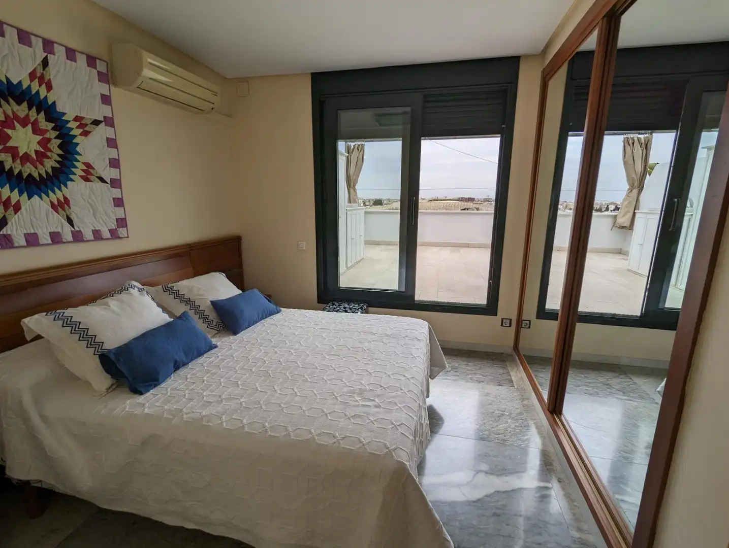 Bedroom of Apartments for rent in Sevilla  with Air Conditioner, Terrace and Furnished