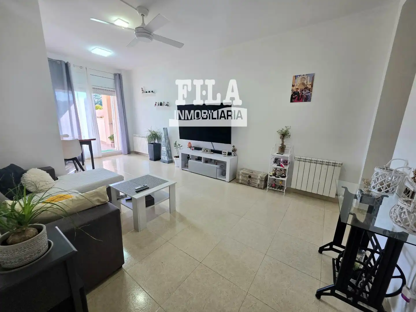 Sala de estar de Piso en venta en La Pobla de Montornès   con Calefacción y Terraza