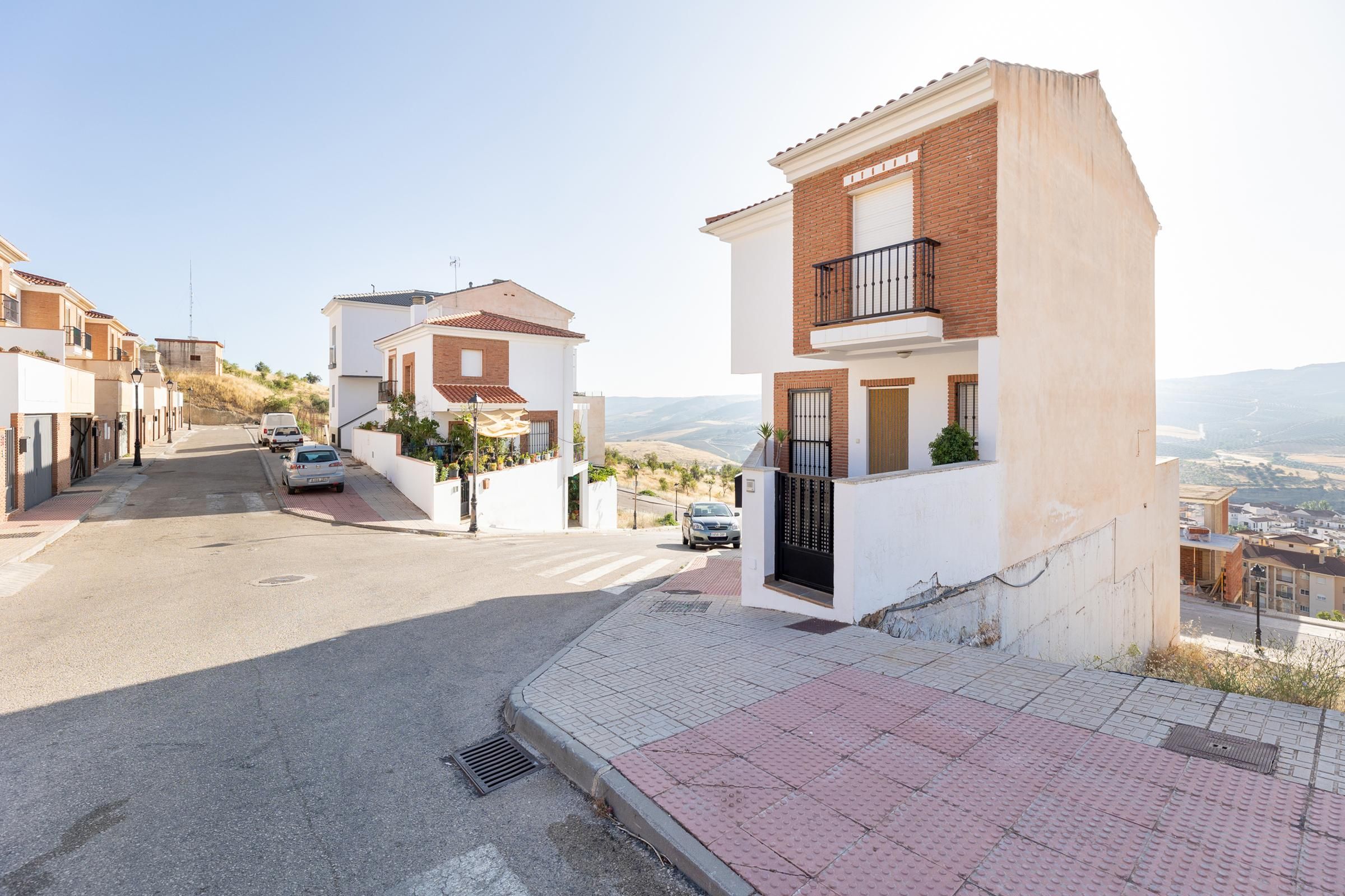 Vista exterior de Casa adosada en venda en Alhama de Granada amb Calefacció, Terrassa i Balcó