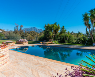 Swimming pool of House or chalet for sale in Marbella  with Air Conditioner, Terrace and Swimming Pool