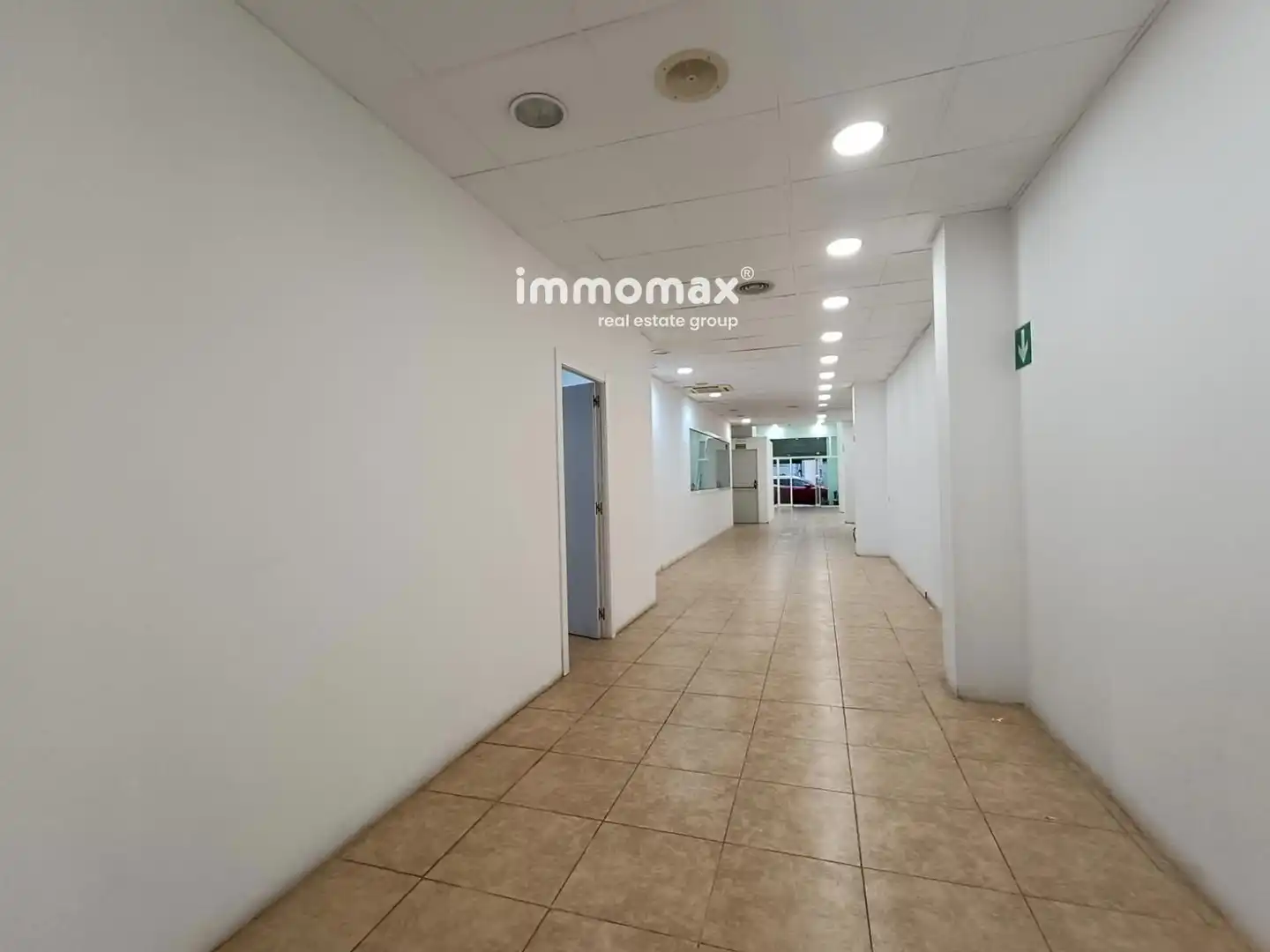 Gewerbefläche zur Miete in Josep Miquel Quintana, imagen 3