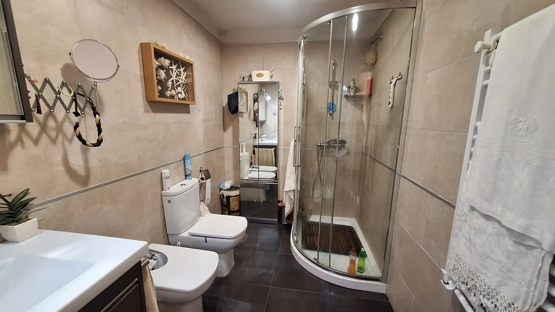 Bathroom of Detached homes for sale in Estepona  with Air Conditioner, Terrace and Swimming Pool