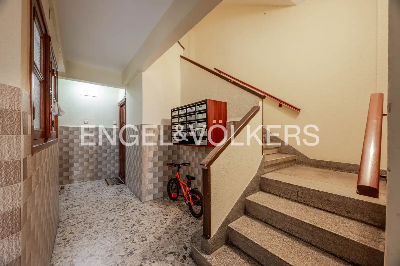 Flat with garden for sale in Zubiaurre Pasealekua, imagen 38
