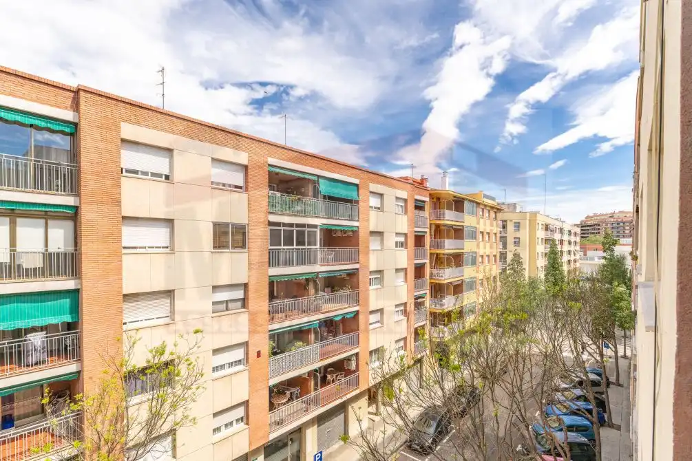 Vista exterior de Pis en venda en Reus amb Balcó