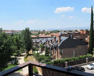 Exterior view of Flat to rent in Las Rozas de Madrid  with Air Conditioner and Terrace