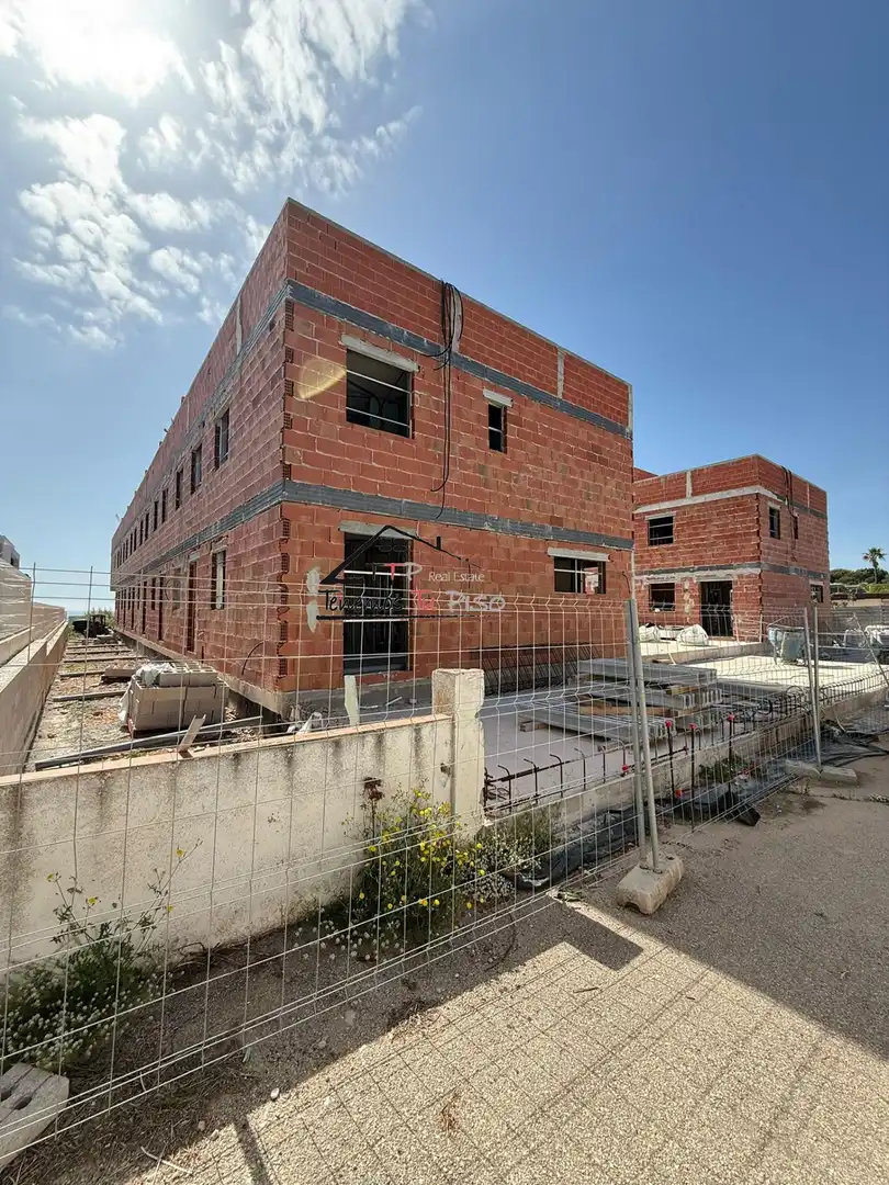 Vista exterior de Casa o xalet en venda en Vinaròs amb Aire condicionat, Jardí privat i Terrassa