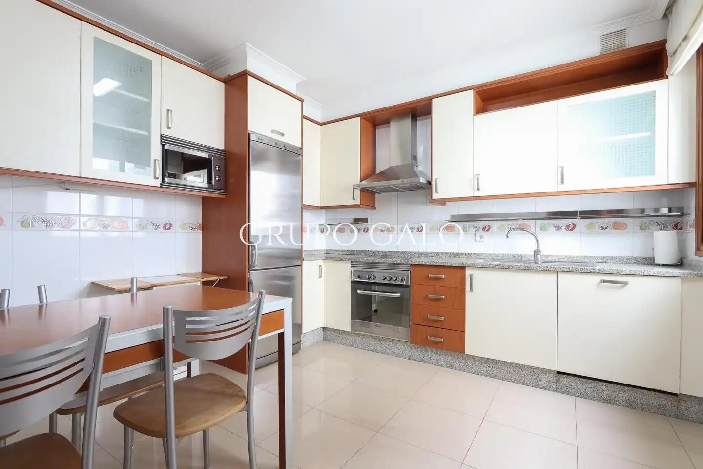 Cocina de Ático en venta en Vigo  con Calefacción, Parquet y Trastero