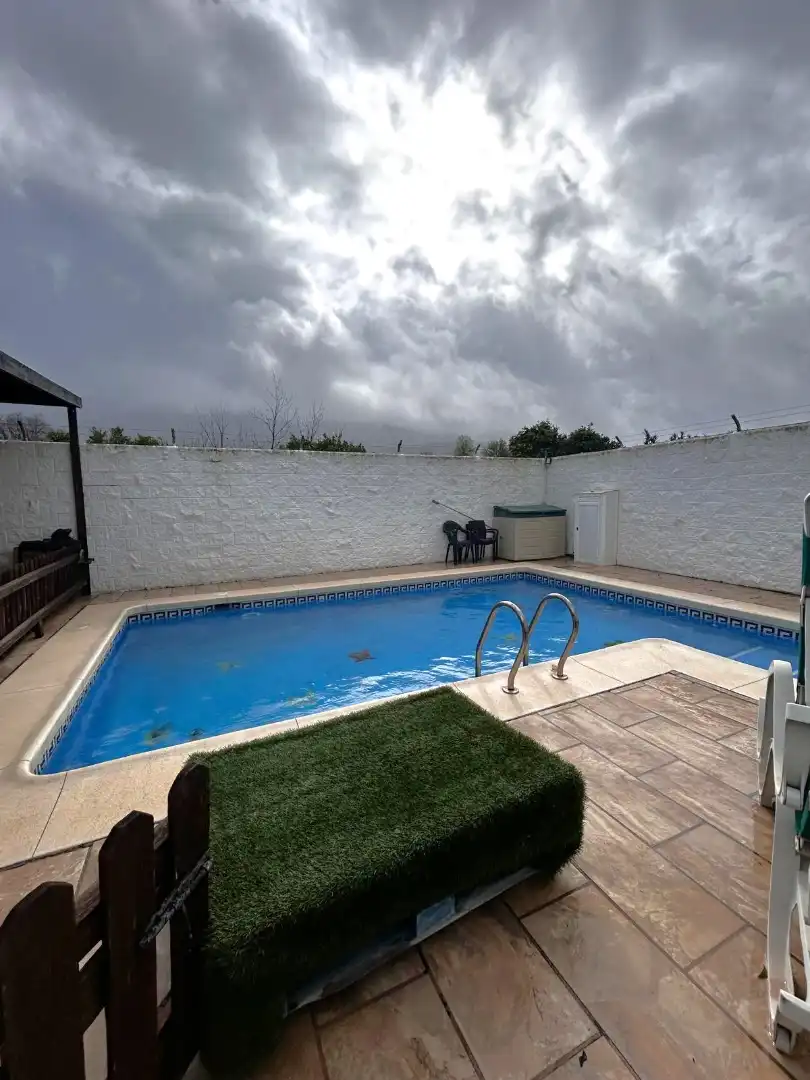 Schwimmbecken von Einfamilien-Reihenhaus zur Miete in Alhaurín El Grande mit Klimaanlage, Terrasse und Abstellraum