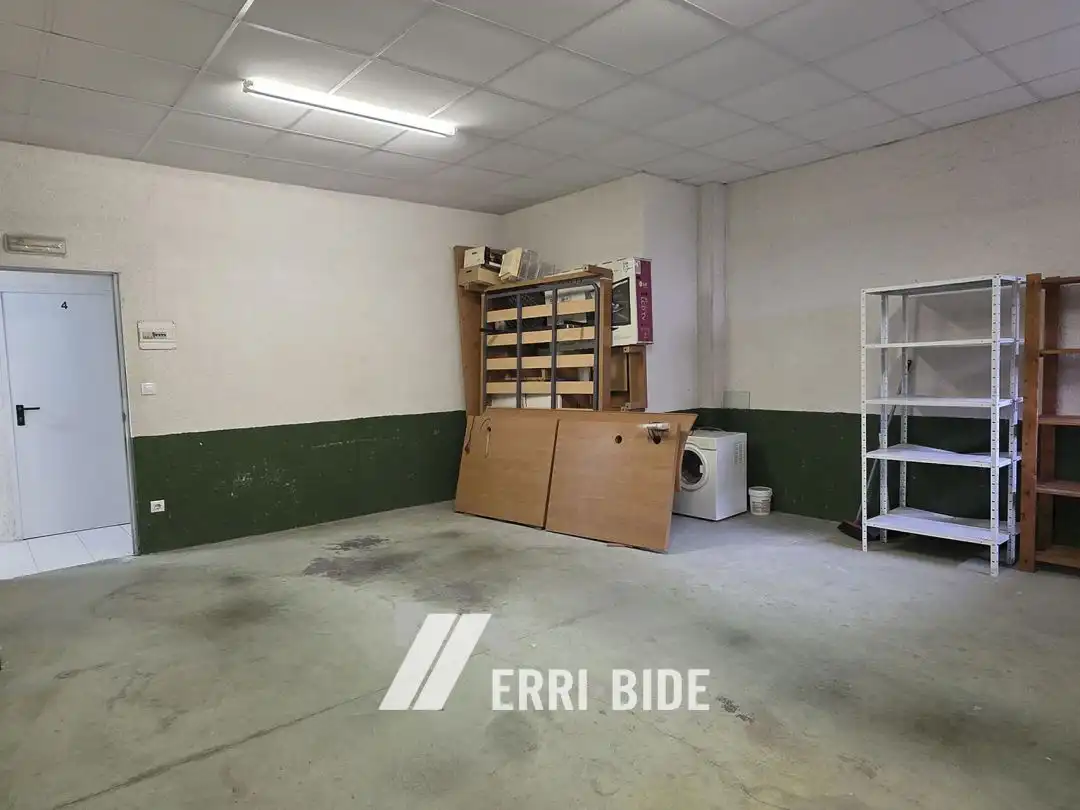 Piso en venta en Mungia con Calefacción, Trastero y Balcón