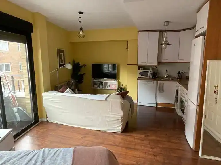 Sala d'estar de Estudi en venda en Majadahonda amb Aire condicionat i Balcó