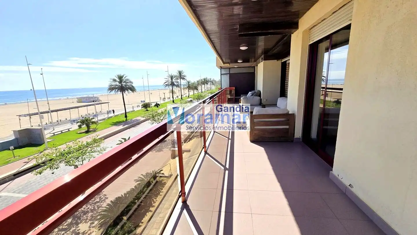 Apartament de lloguer en Gandia amb Aire condicionat, Terrassa i Moblat