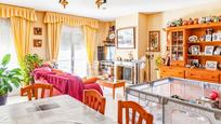 Sala d'estar de Casa adosada en venda en Argentona amb Calefacció i Terrassa