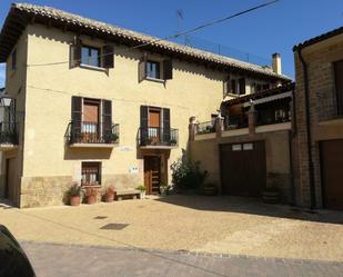 Vista exterior de Casa o xalet en venda en Obanos amb Terrassa i Piscina