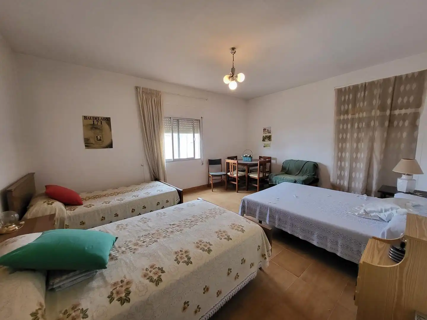 Dormitori de Casa o xalet en venda en El Picazo   amb Calefacció, Terrassa i Moblat
