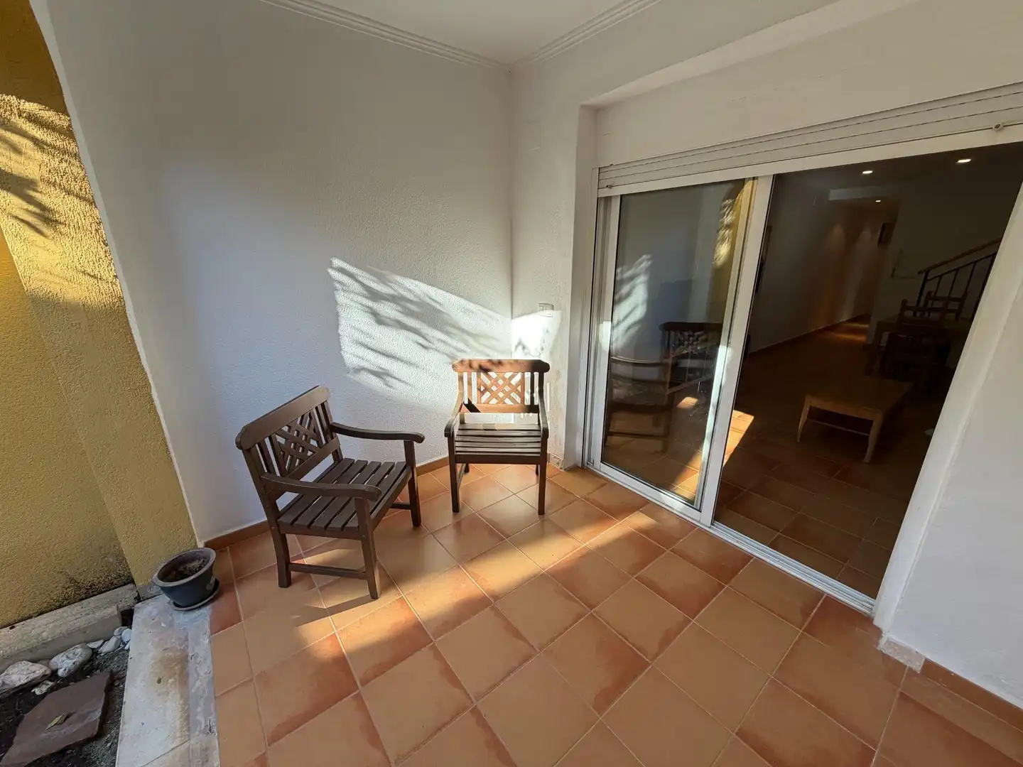 Terrasse von Einfamilien-Reihenhaus zum Verkauf in Dénia mit Klimaanlage, Privatgarten und Terrasse