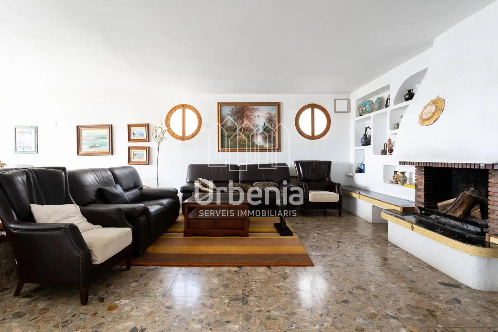 Sala d'estar de Casa o xalet en venda en Arenys de Mar amb Calefacció, Terrassa i Piscina
