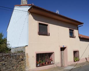 Vista exterior de Casa o xalet en venda en Navarredonda de la Rinconada