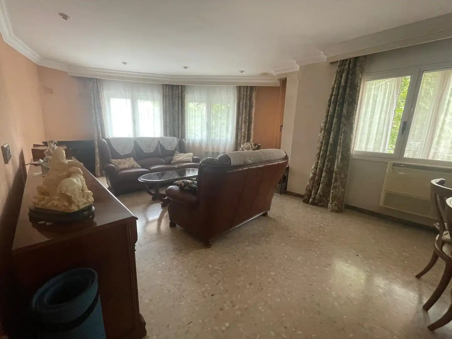 Wohnzimmer von Einfamilien-Reihenhaus zum Verkauf in Reus mit Klimaanlage, Heizung und Abstellraum