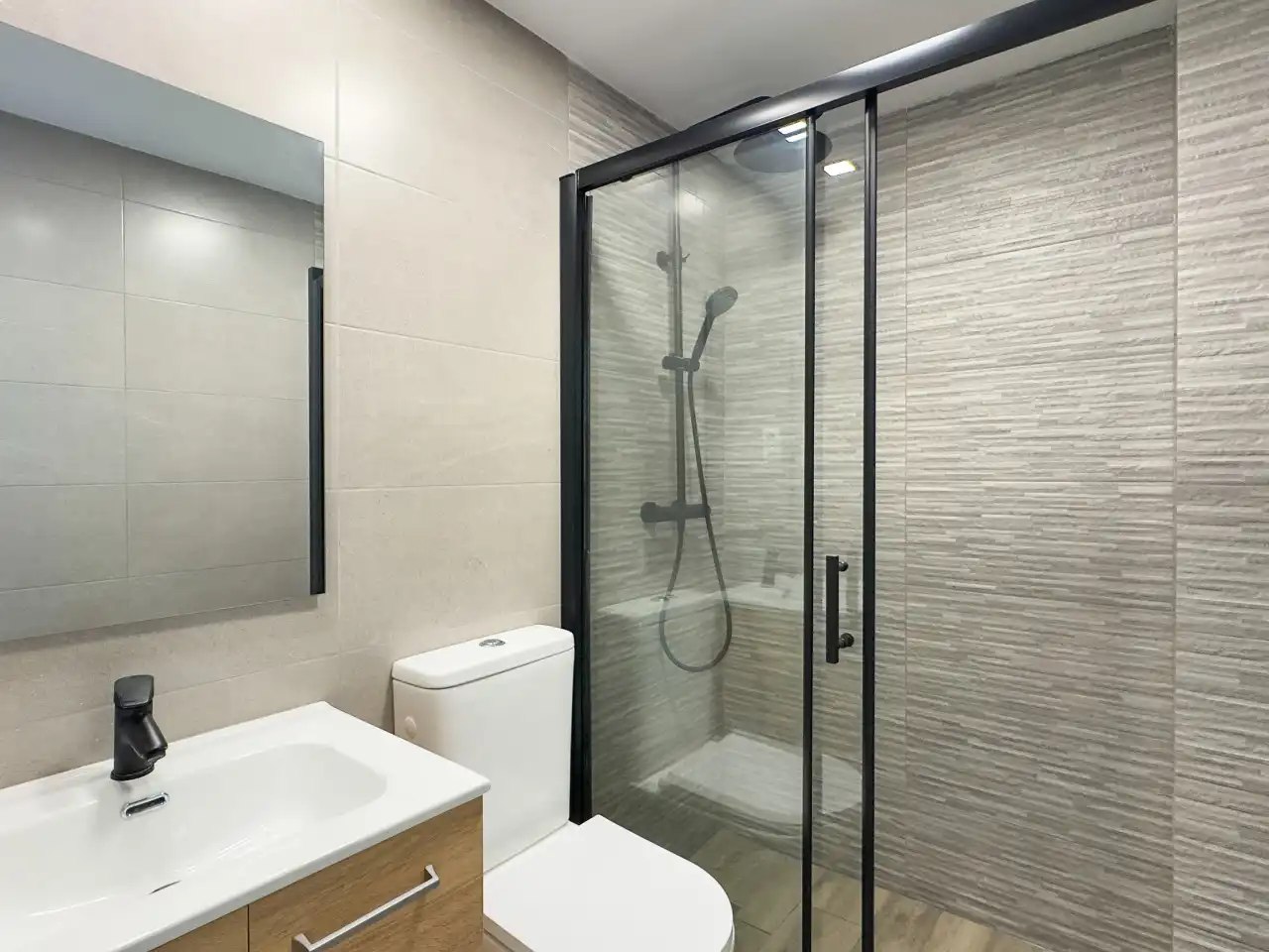 Bathroom of Apartments for sale in Guardamar del Segura  with Heating, Swimming Pool and Furnished