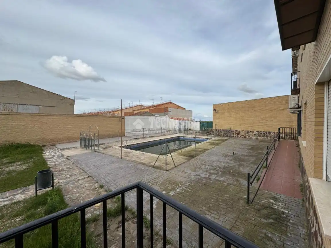 Casa adosada en venta en Yepes