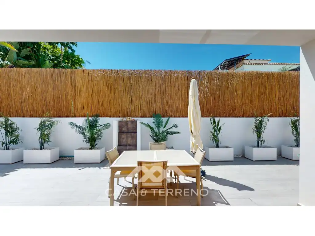 Terrassa de Casa o xalet en venda en Vélez-Málaga amb Aire condicionat, Jardí privat i Terrassa