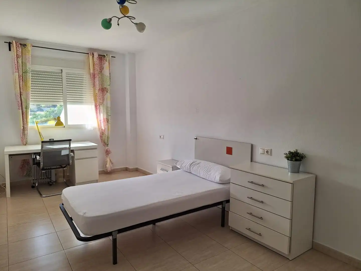 Schlafzimmer von Wohnung zur untervermieten in Murcia mit Klimaanlage, Heizung und Möbliert