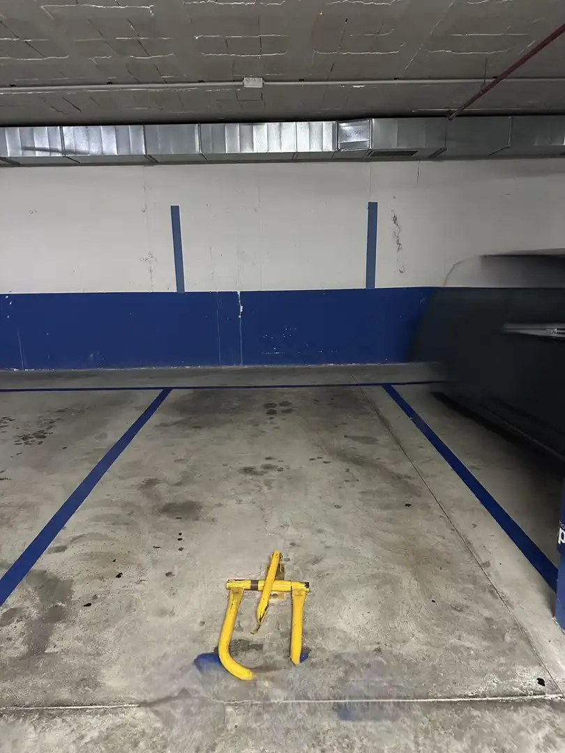 Parking de Piso de alquiler en Alicante / Alacant con Aire acondicionado y Piscina comunitaria