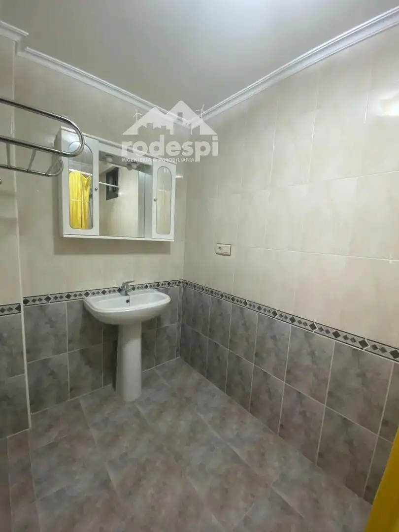 Bathroom of Flat for rent in A Cañiza    with Heating, Storage room and Furnished