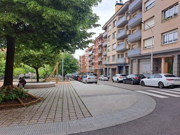 Locale commerciale in vendita a Plaça Font del Ros 13