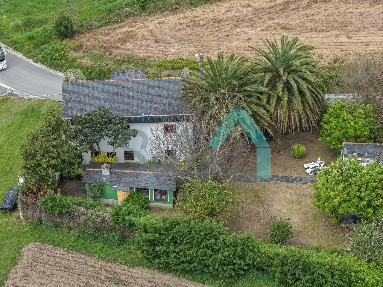 Vista exterior de Casa o chalet en venta en Castropol con Calefacción y Jardín privado