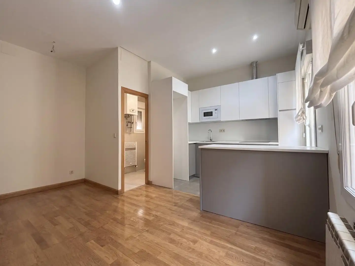 Küche von Wohnung zur Miete in Madrid mit Klimaanlage, Heizung und Alarm