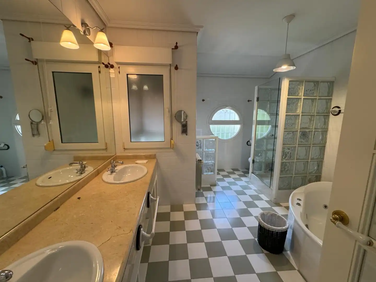 Bathroom of Detached homes for sale in Galapagar  with Air Conditioner, Heating and Private garden