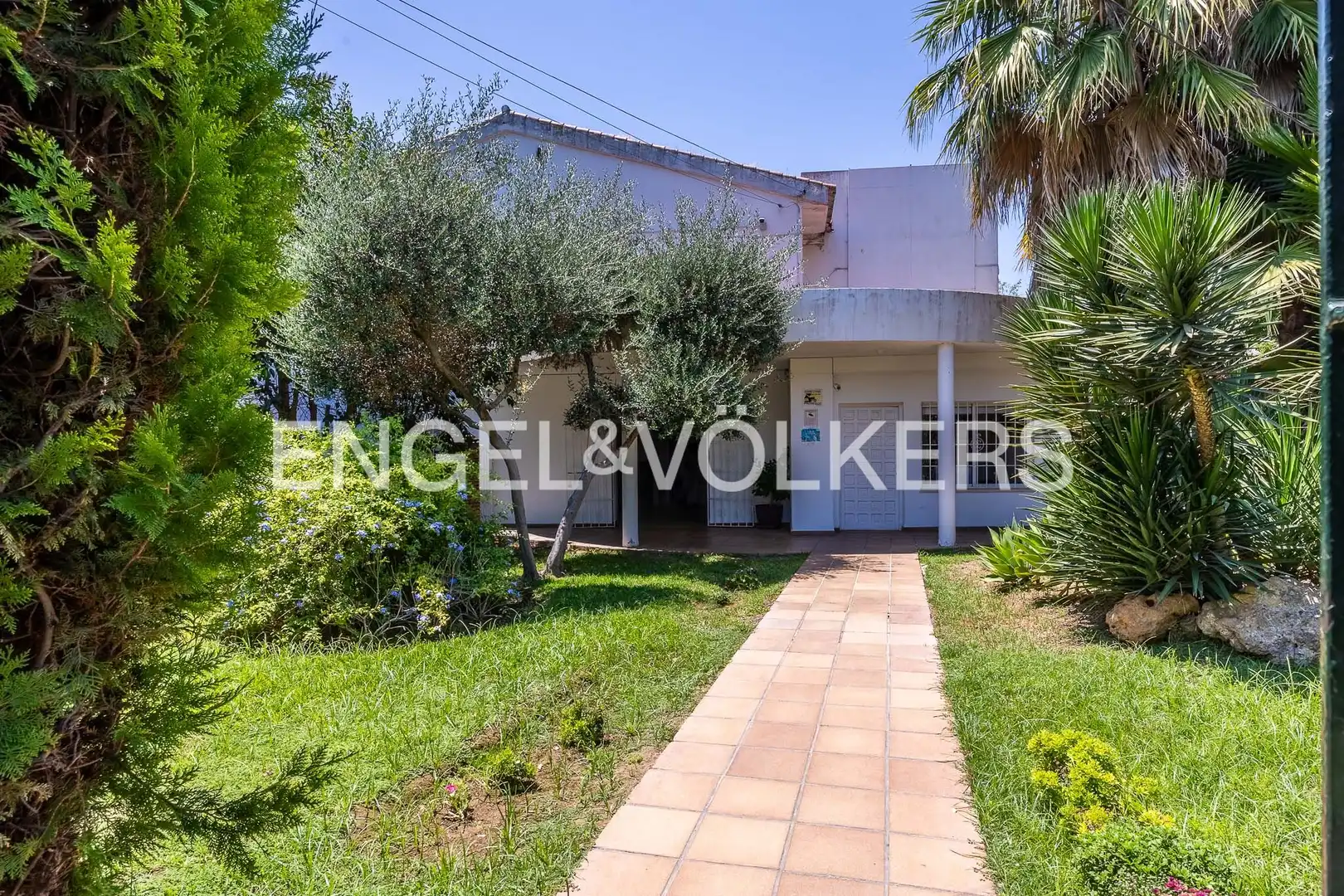 Vista exterior de Casa o chalet en venta en Sevilla con Calefacción y Jardín privado