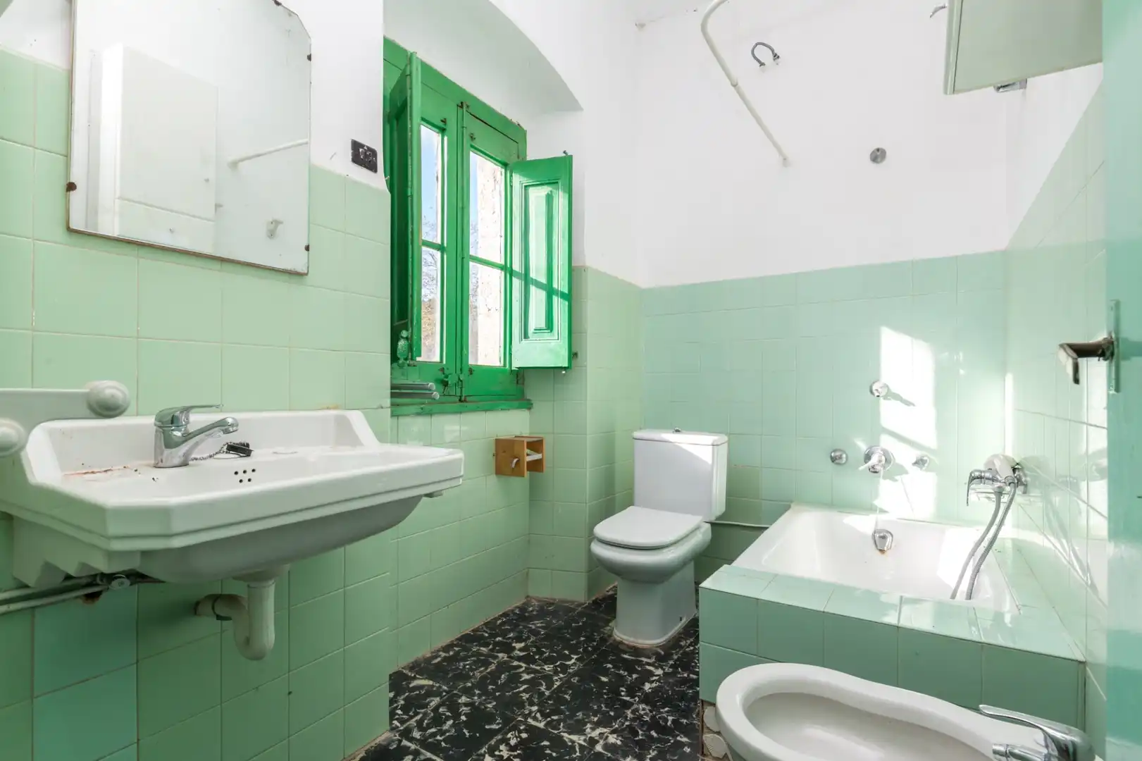 Baño de Finca rústica en venta en Llagostera con Calefacción, Terraza y Trastero